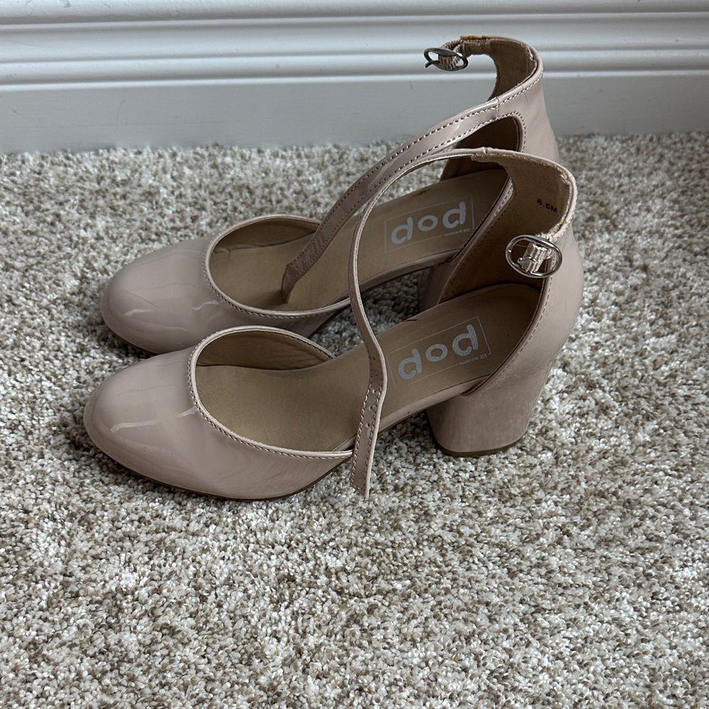 Pop Block Heels - Picture 2 of 5